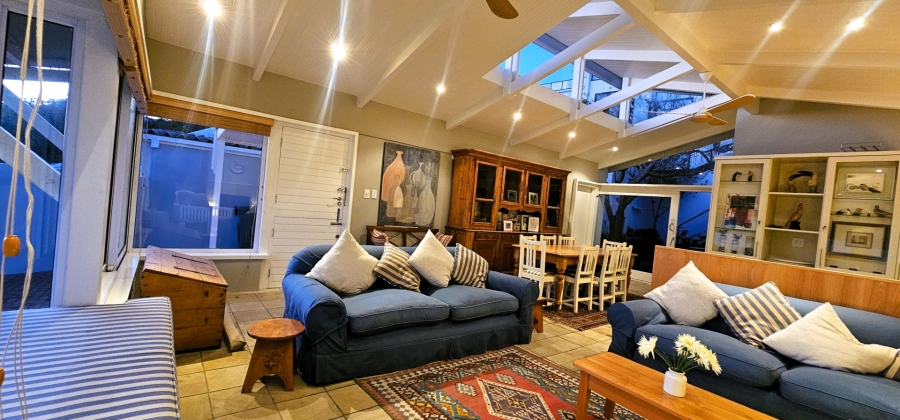 3 Bedroom Property for Sale in Middedorp Western Cape